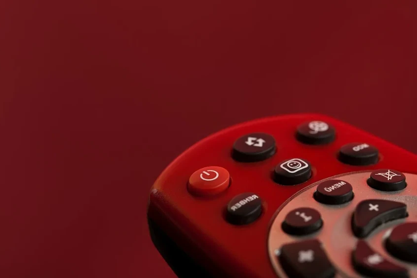 Учёные: долгий просмотр телевизора связан с риском деменции и инсульта