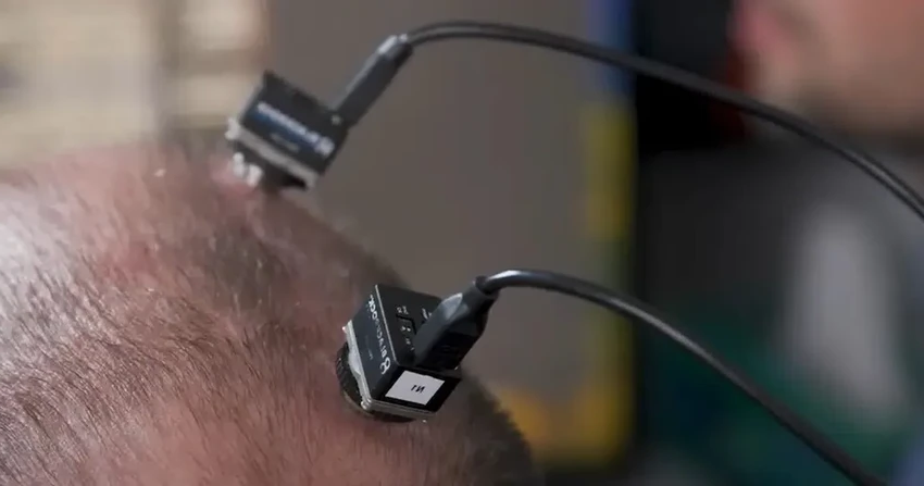 Нейрочип вернул пациенту с БАС собственный голос: как это работает