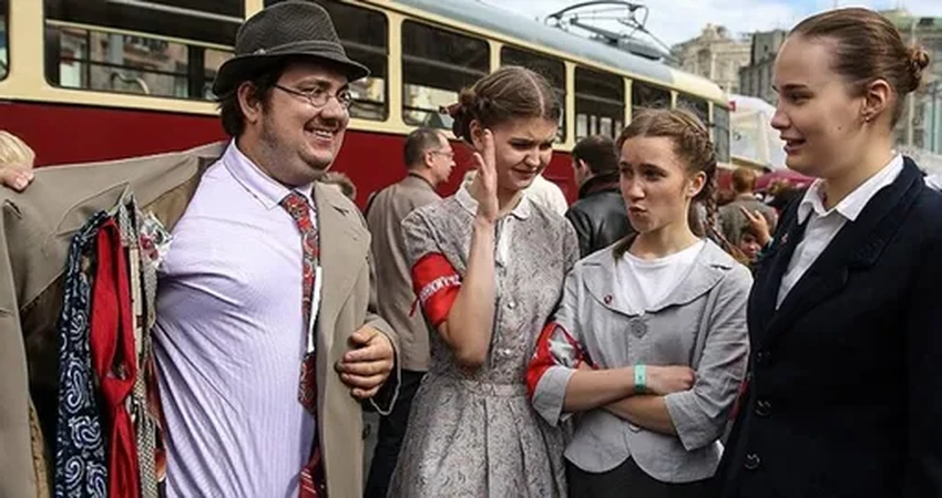 Фарцовщики в СССР: как подпольные дельцы торговали дефицитом и мечтой