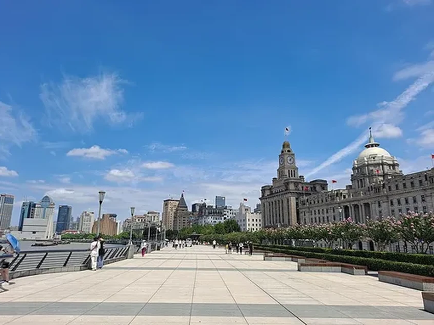 Телебашня Шанхая: почему на ней 15 жемчужин и есть космический отель?