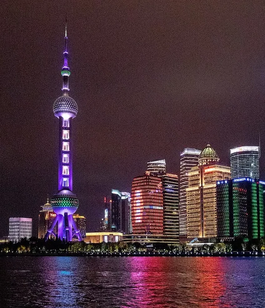 Телебашня Шанхая: почему на ней 15 жемчужин и есть космический отель?