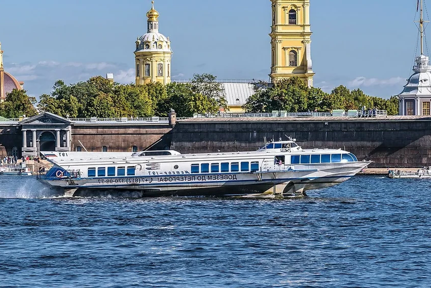 Гиганты на подводных крыльях: как работали суда «Спутник» и «Вихрь»