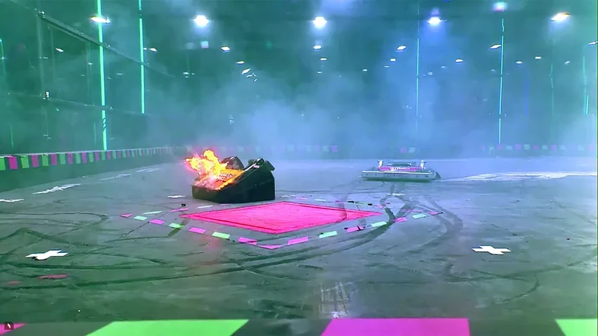 Бой роботов «Папочка»: как строят и побеждают умные машины-гладиаторы