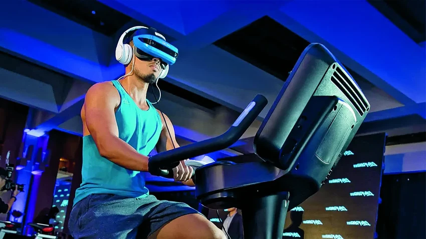 Технологии для фитнеса: как тренироваться с умным зеркалом и VR дома