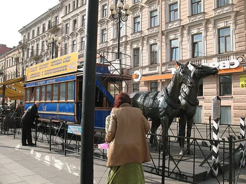 Конка: зачем на втором этаже ездили мужчины и почему она не догоняла цыпленка