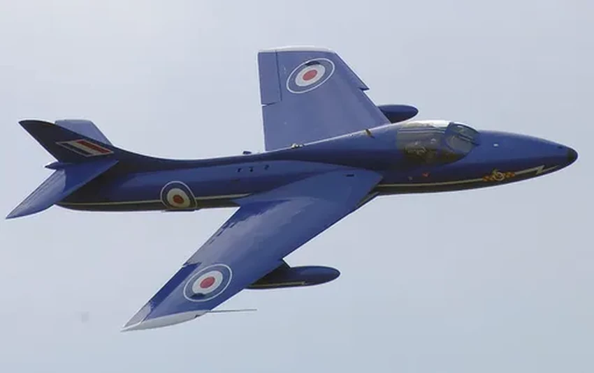 Собачий клык на крыле: зачем самолету аэродинамический шик