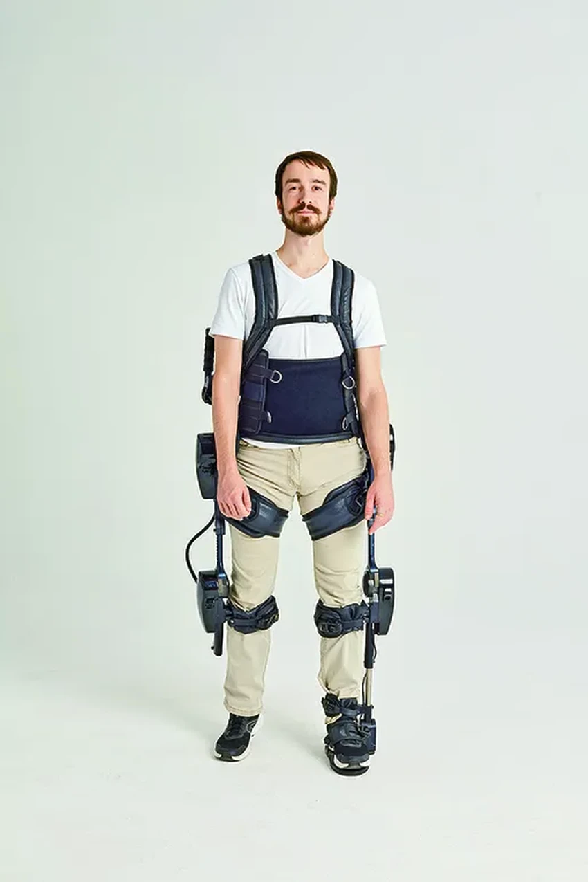 Как технологии 2023 года меняют жизнь людей с инвалидностью: от биопротезов до нейроимплантов