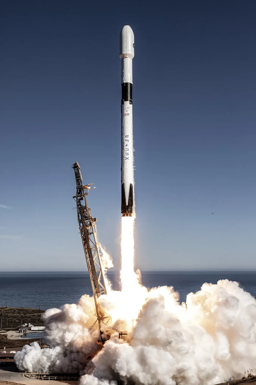 Новое устройство укротит мёртвые спутники на орбите: как решают проблему космического мусора