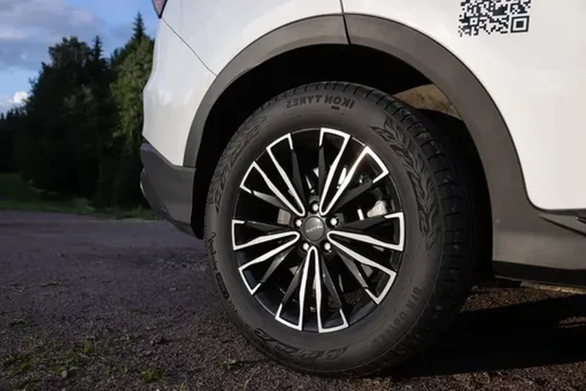 Ikon Autograph: Тест-драйв новых шин — что осталось от легендарной «Хакки»?