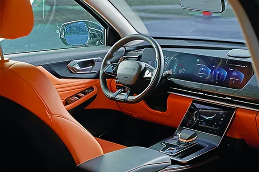 Тест-драйв BAIC X75: как работает спа-салон на колесах для семьи