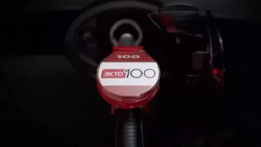 АИ-100 в обычный бак: реальная польза или риск для двигателя?