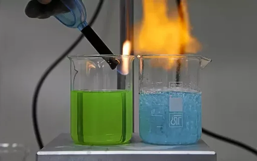 Пролили антифриз на двигатель: это опасно и что нужно делать сразу