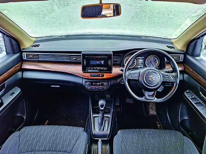 Suzuki Ertiga: ностальгический кросс-вэн для большой семьи. Наш обзор