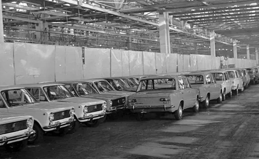 Первый хакер СССР: как месть программиста остановила конвейер ВАЗа