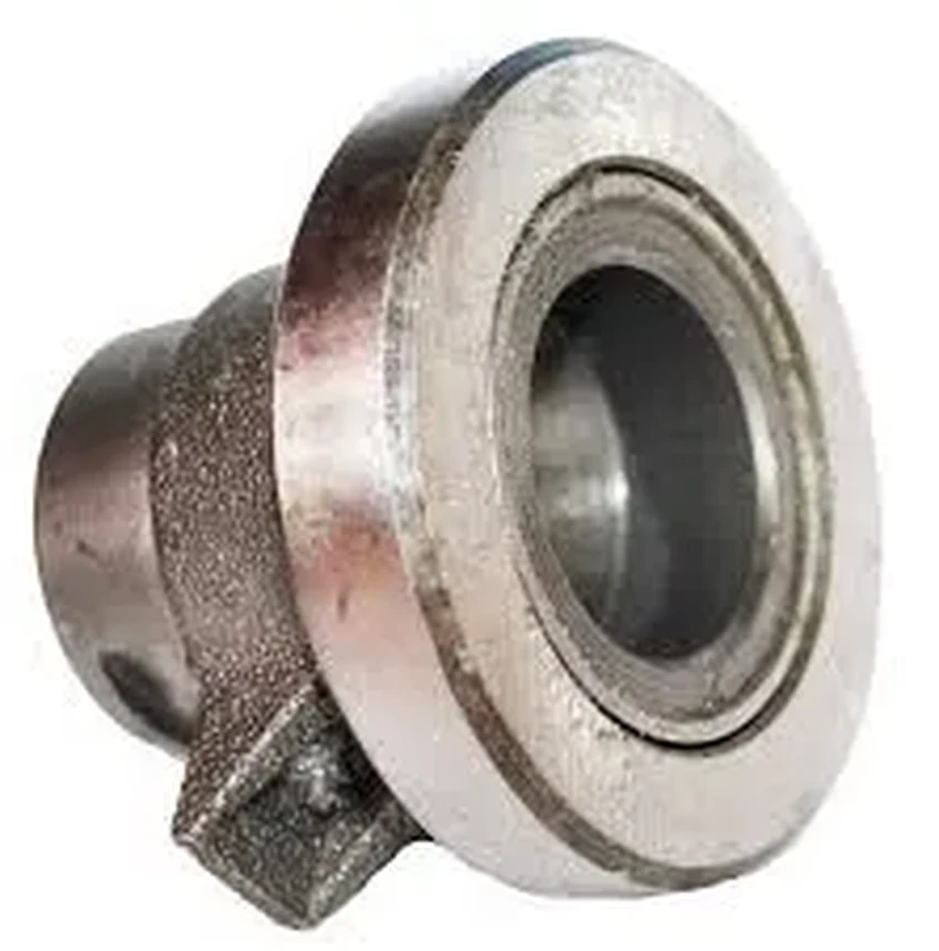 Правда ли, что нельзя держать сцепление выжатым: разбираем популярный миф