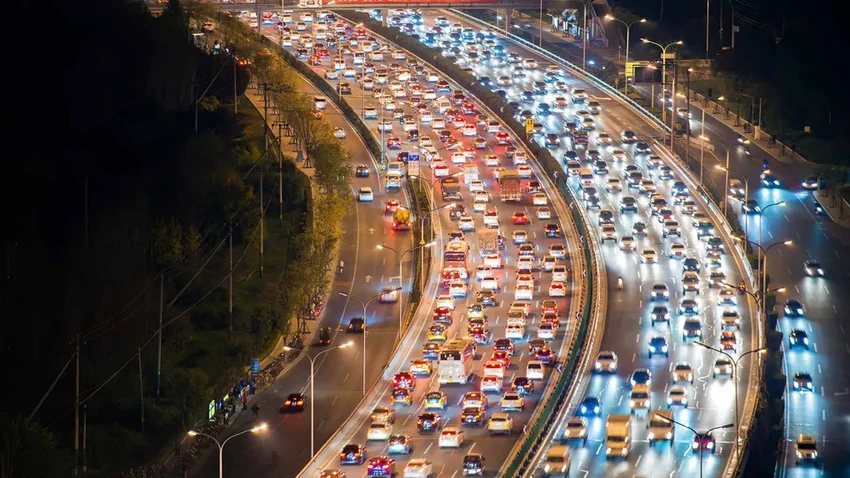 Правда ли, что нельзя держать сцепление выжатым: разбираем популярный миф