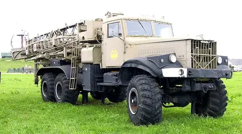 От грузовика до мостоукладчика: 10 военных спецмашин на базе КрАЗа