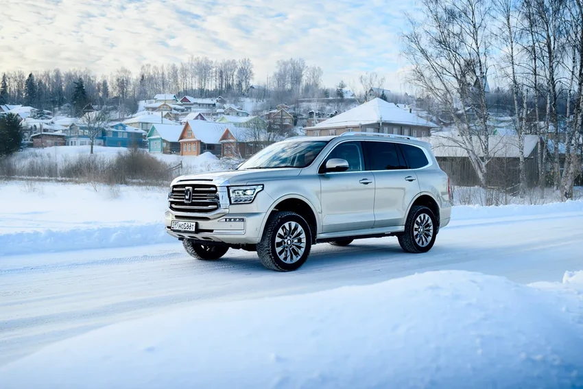 Тест-драйв гибрида Tank 500: как едет внедорожник с электромотором