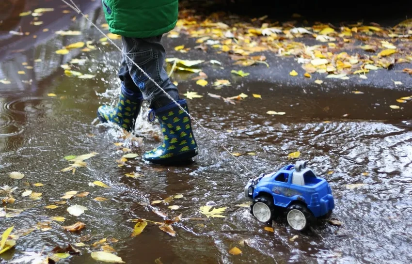 Как правильно преодолевать глубокие лужи на машине без риска гидроудара