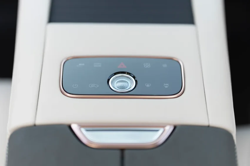 Обновлённый Exeed VX: что получилось у флагмана, а что — всё ещё слабое место