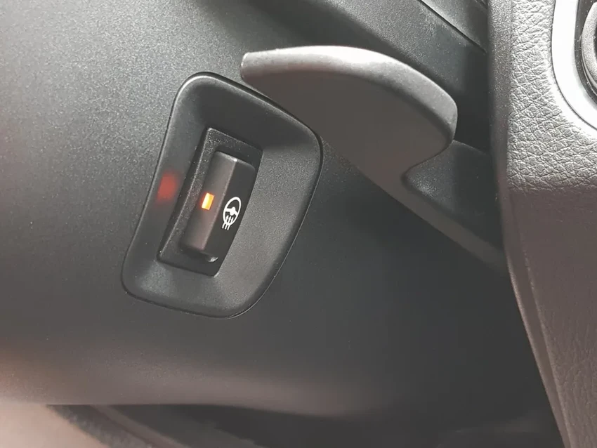 Рейтинг автолюбителей: самые нужные и бесполезные опции в машине