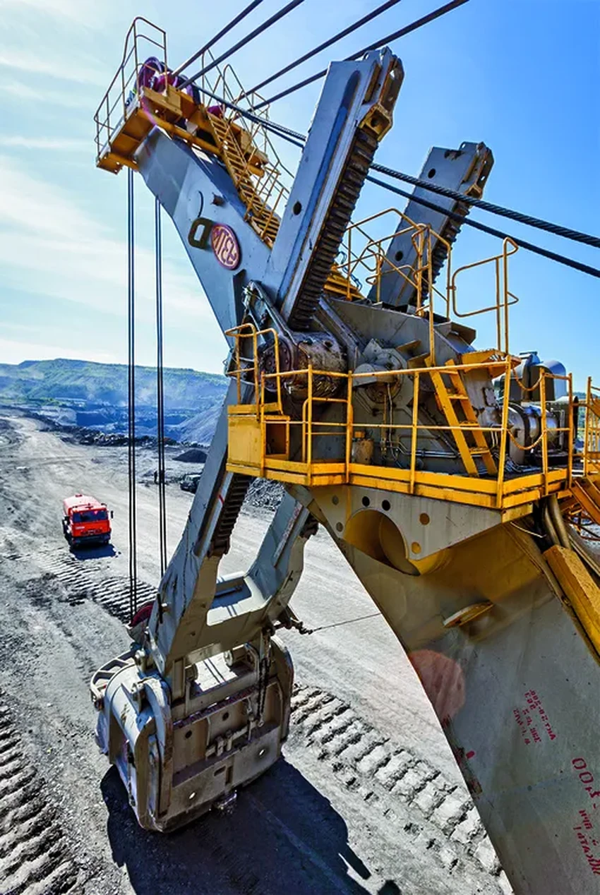Как устроены гиганты карьеров: экскаваторы, дробилки и машины для горной добычи