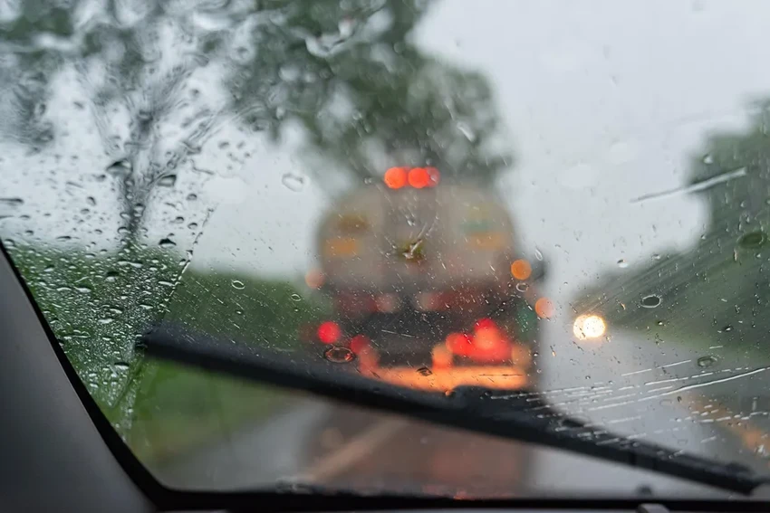 Запотевают окна в машине? Эксперт объясняет, что делать, если не работает печка