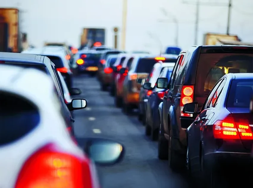 Испытание для масла: как городские пробки и такси проверяют его на прочность