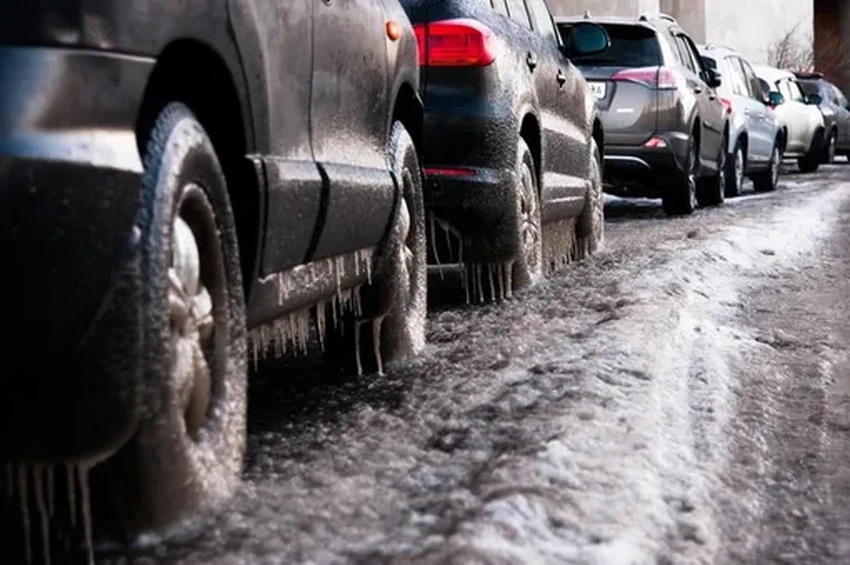 Парковаться с вывернутыми колесами: надежная защита или вред для машины?