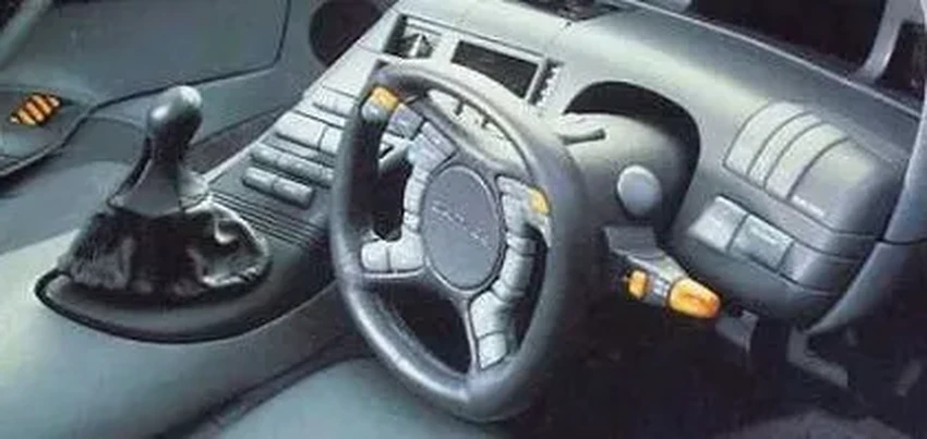 Перебор с кнопками: 3 руля, где дизайнеры слишком увлеклись