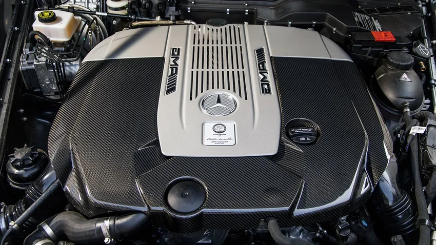 Зачем на самом деле нужен материал под капотом: разоблачаем главные мифы