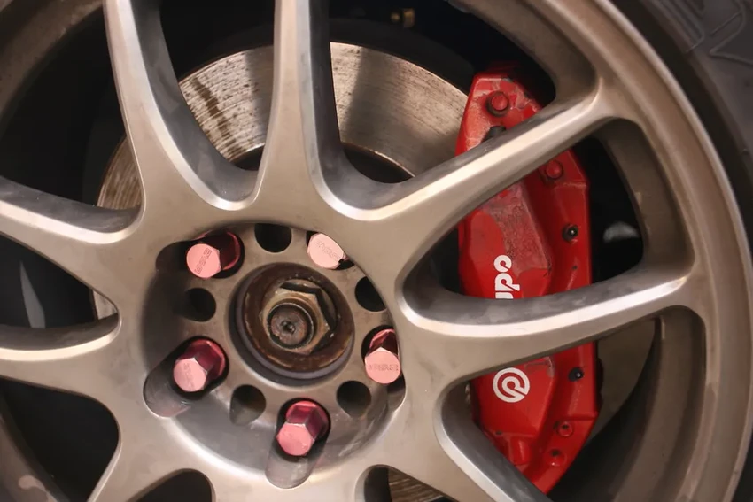 Какие тормозные диски выбрать вместо оригинальных? Мнение эксперта и список брендов