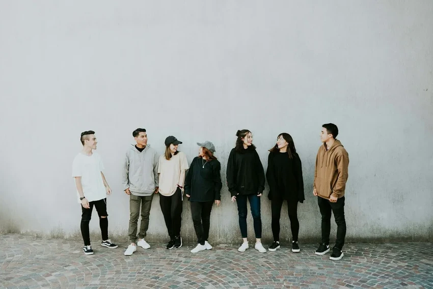 Меняет ли имя нашу внешность? Как стереотипы формируют черты лица с годами