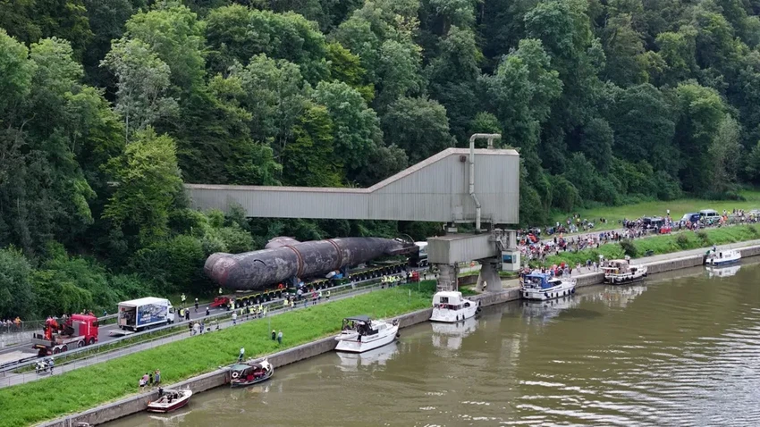 Как перевезти подводную лодку по дорогам: месячная операция в Германии