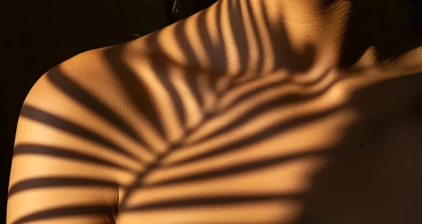 Солярий старит кожу изнутри, накапливая опасные мутации