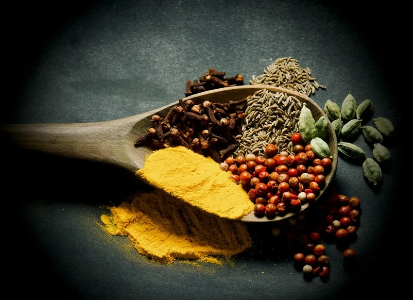 Кардамон: как пряность помогает сердцу и пищеварению