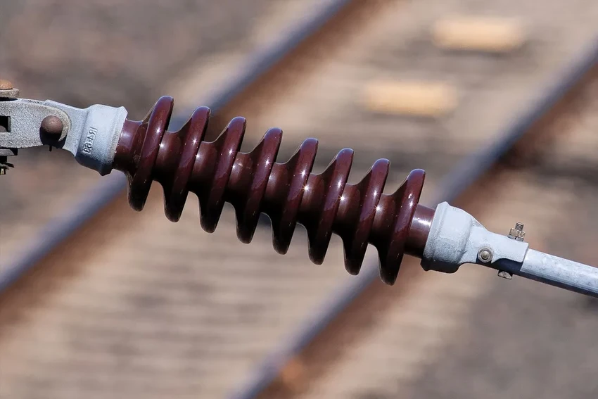 Загадка ЛЭП: почему дождь не вызывает короткое замыкание проводов?