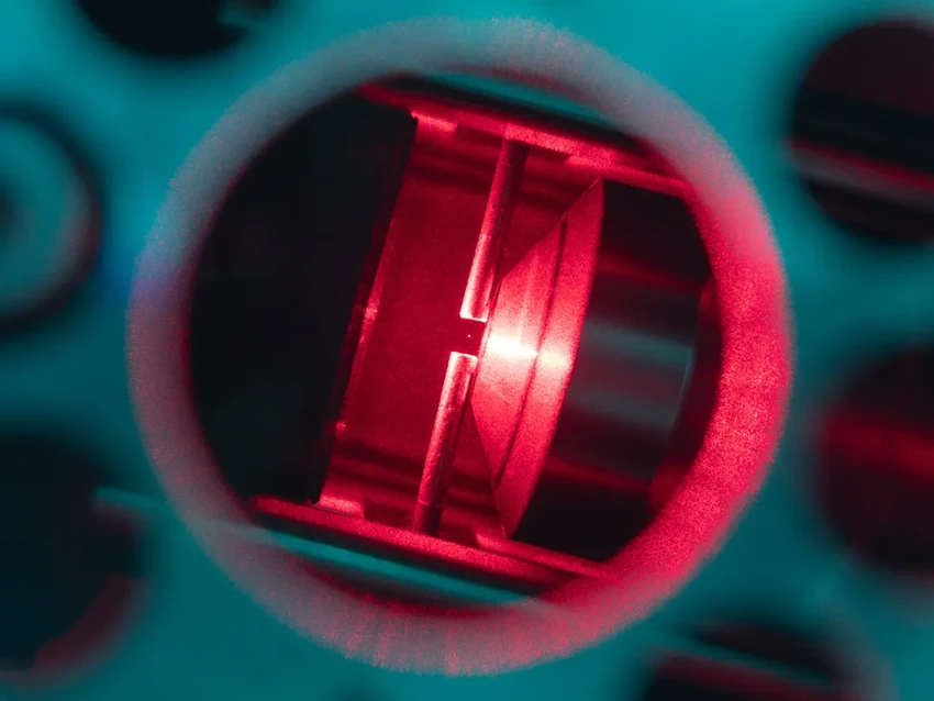 Создан световой луч, который притягивает объекты: как это работает