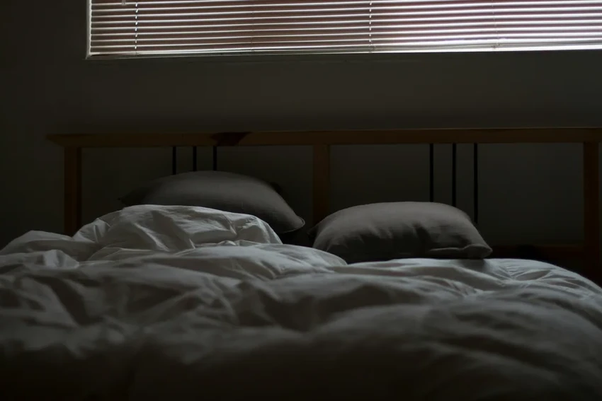 Мозг не спит: как нейроны «дремлют» в режиме бодрствования