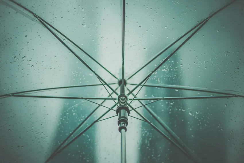 Почему перед дождем невыносимо душно: физика предгрозовой жары