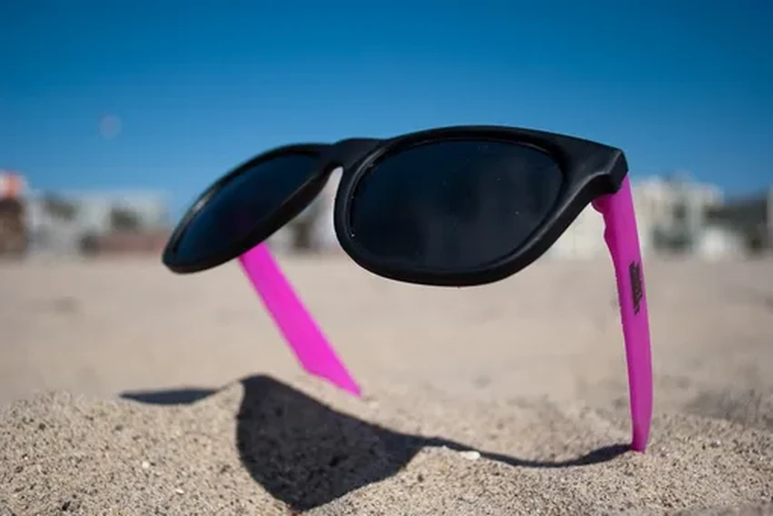 Что нельзя оставлять в машине летом: 10 опасных вещей, включая аэрозоли и крем