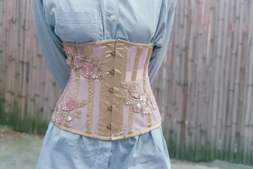 Опасности утягивающего белья: какие проблемы со здоровьем оно вызывает