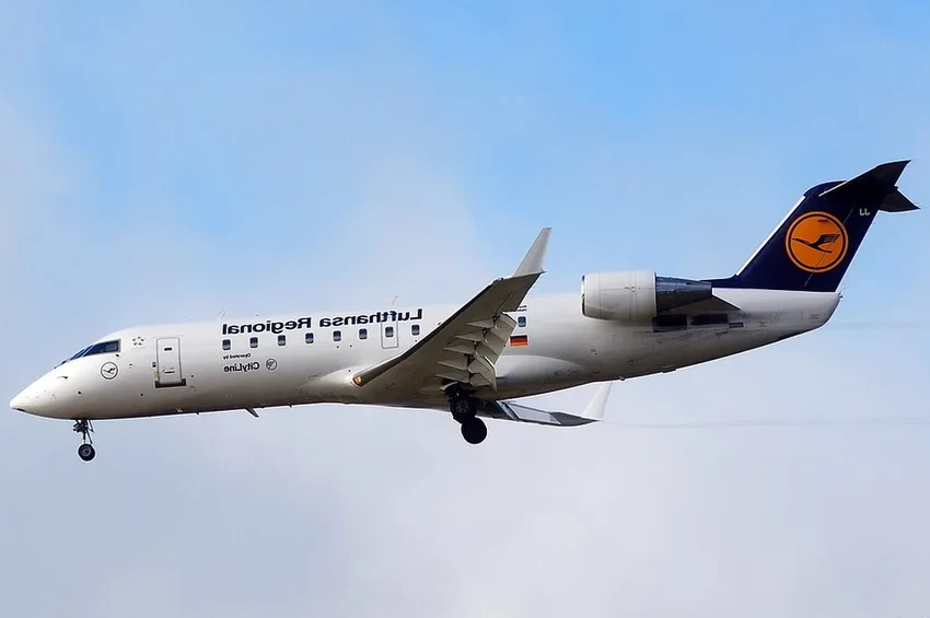 Нью-Йорк: два самолета едва разминулись при взлете и посадке