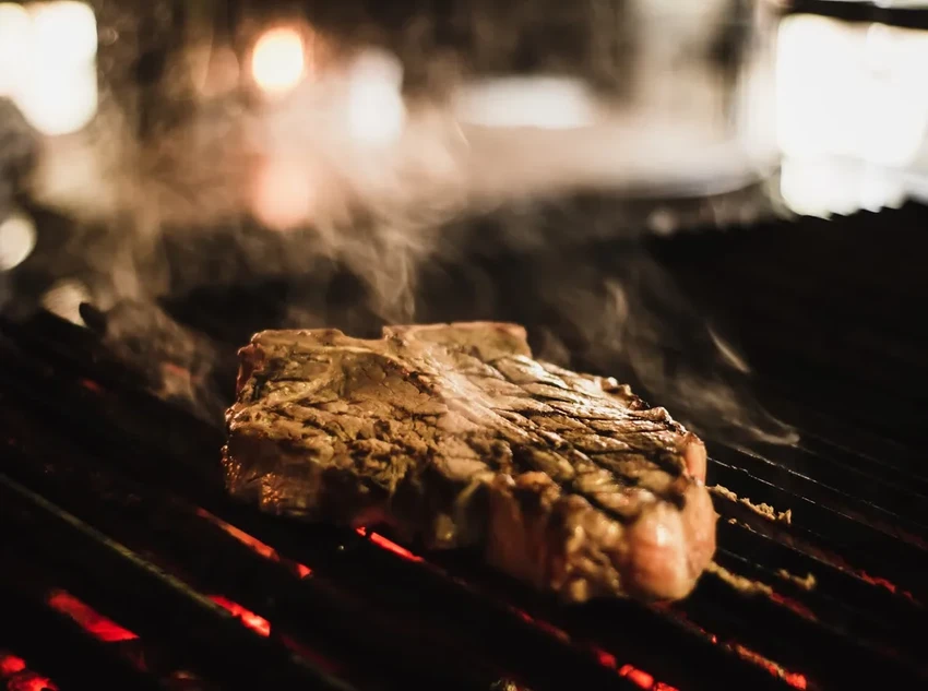 Учёные раскрыли секрет, как придать выращенному в лаборатории мясу настоящий вкус и аромат