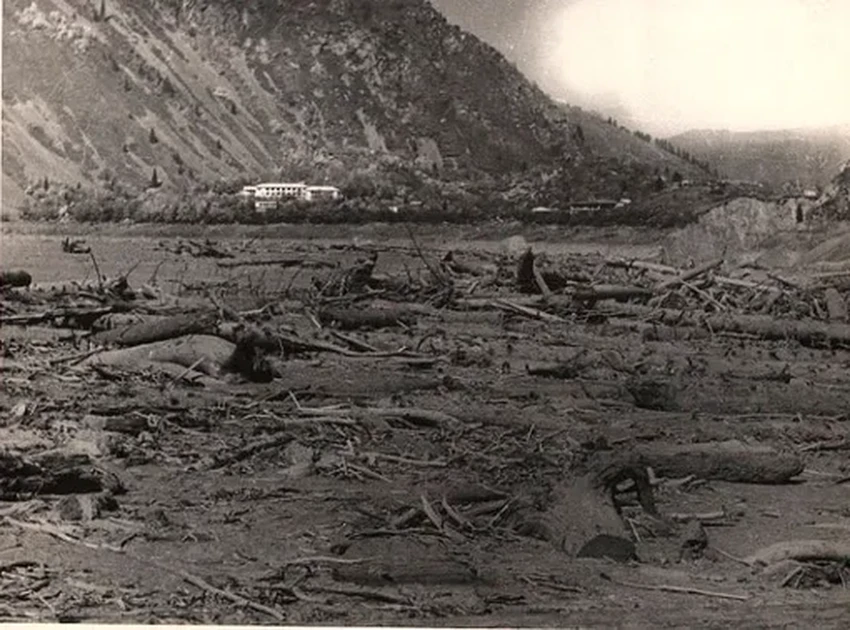 Забытая катастрофа СССР: как сель уничтожил озеро Иссык в 1963 году