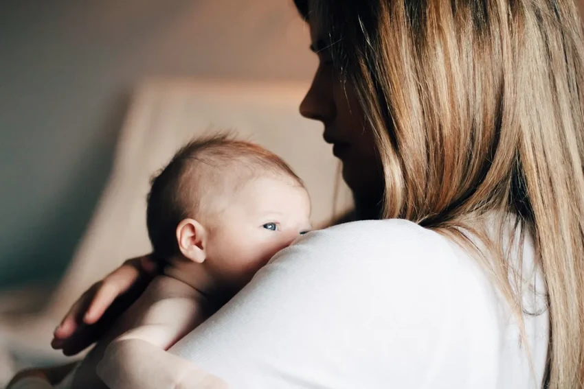 Как окситоцин связан с ожирением и депрессией: открытие учёных о «гормоне любви»