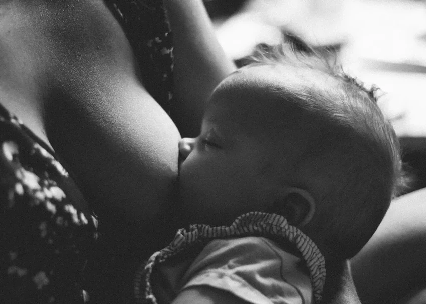 Как окситоцин связан с ожирением и депрессией: открытие учёных о «гормоне любви»