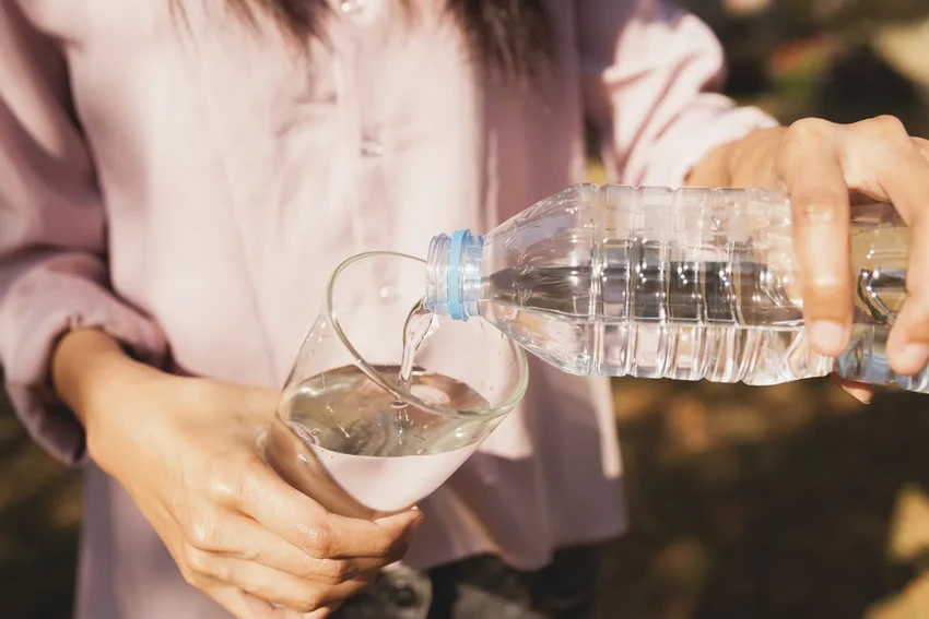 Какую минеральную воду можно пить каждый день, а какую — только по назначению