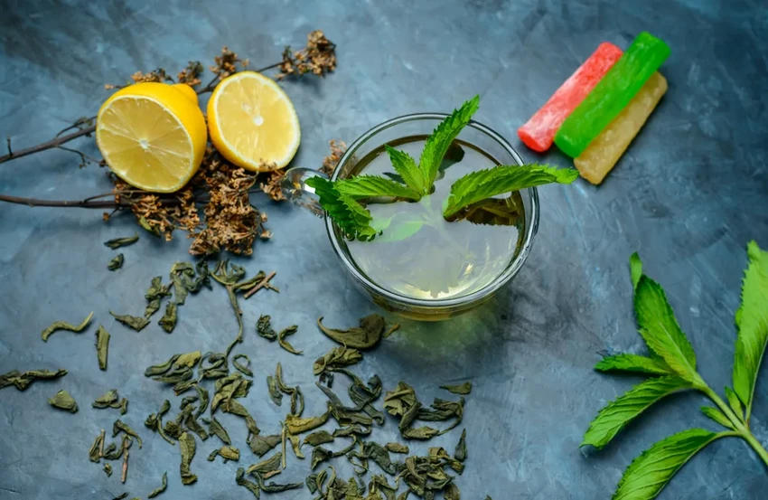 Что и сколько пить в жару: советы врача для правильного питьевого режима