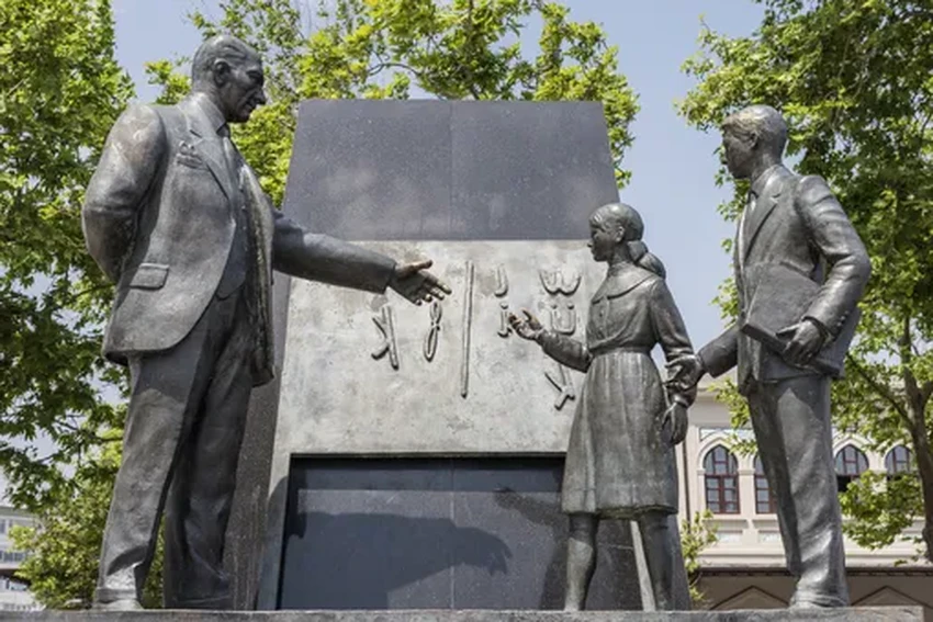 Почему в Турции 90 лет были под запретом буквы Q, W и X? История языковой политики